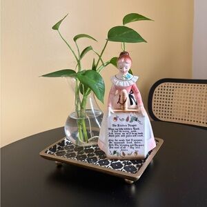 Enesco Mother In The Kitchen Prayer Girl Lady Wall Plaque